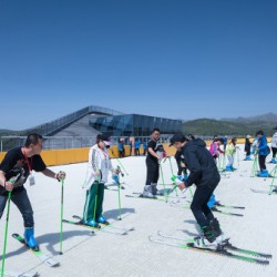 滑雪体验~到云门山一年四季旱雪场【玩到嗨】四季滑雪体验馆