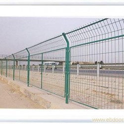 三明高速公路护栏-大量供应销量好的高速公路隔离栅