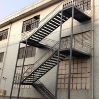 东城钢结构公司哪里好企业-福鑫腾达彩钢钢构厂家定做钢结构楼梯