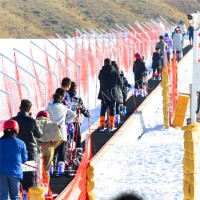 滑雪场魔毯体验滑雪乐趣简单易操作诺泰克品牌魔毯