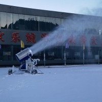 人工造雪机利用环境温度制雪 国产造雪机造雪过程