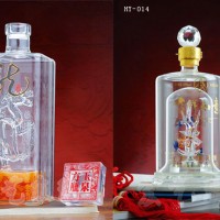 内蒙古工艺酒瓶制造公司/宏艺玻璃制品厂价订购内置酒瓶