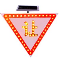青岛减速让行标志太阳能led标志三角形禁令标志交通标志厂家